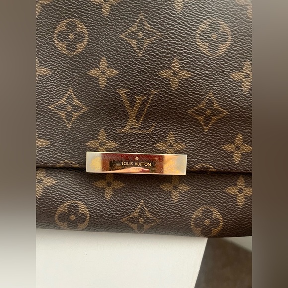 Louis Vuitton Favorite Monogram PM - Picture 2 of 15